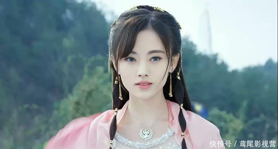 嘴唇直播下载 暗房诱惑